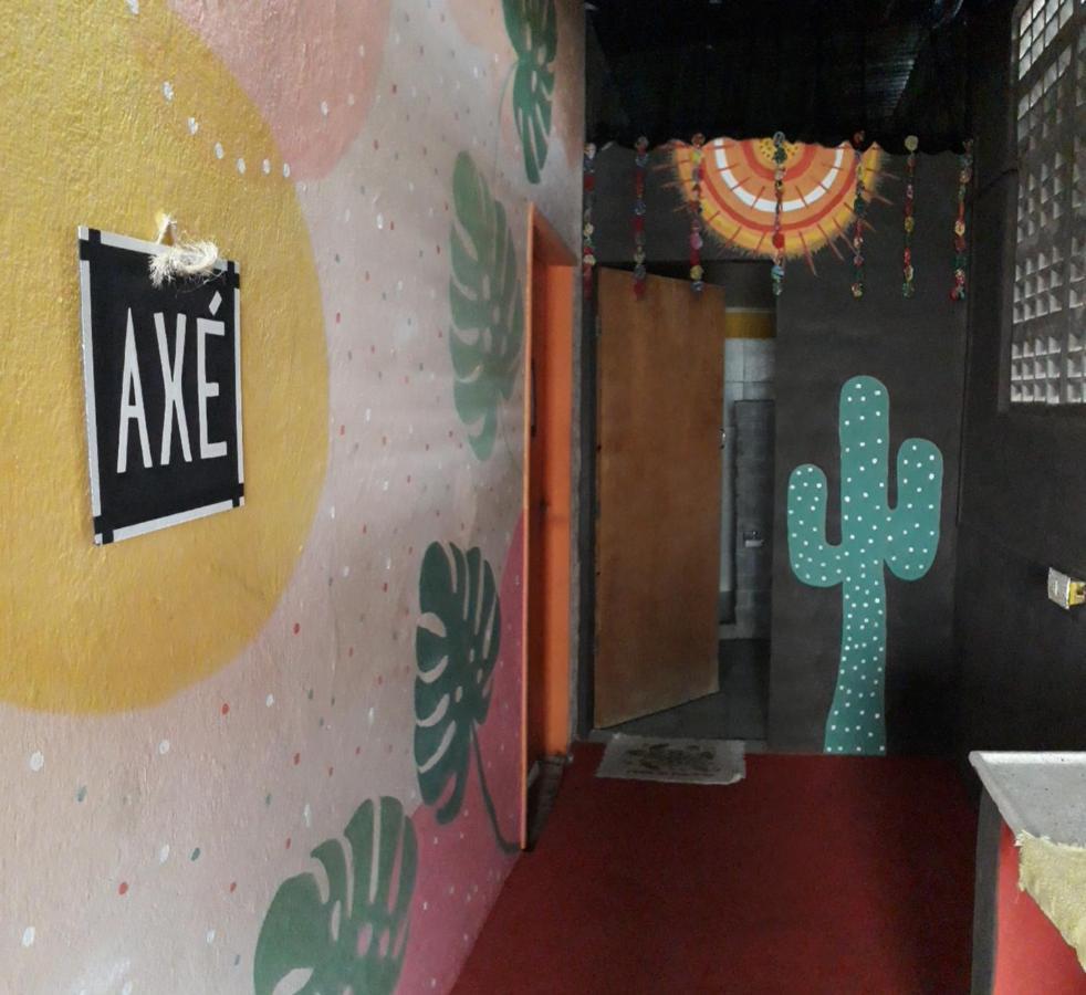 Perto Do Aeroporto De Salvador - Dona Pitanga Hostel Лауру-ди-Фрейтас Экстерьер фото