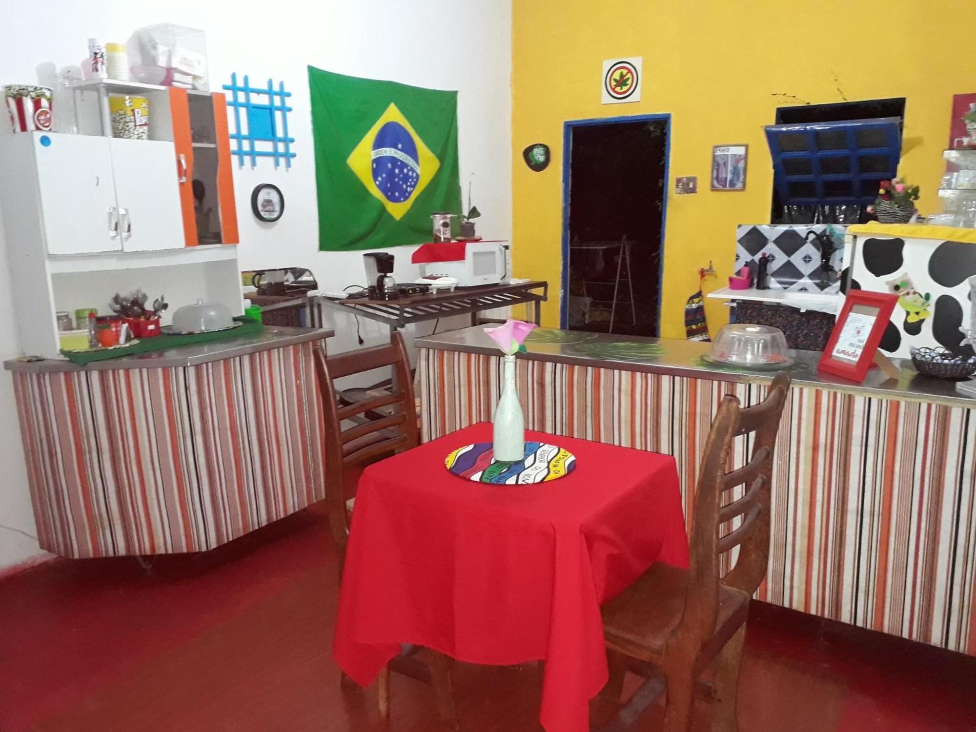 Perto Do Aeroporto De Salvador - Dona Pitanga Hostel Лауру-ди-Фрейтас Экстерьер фото