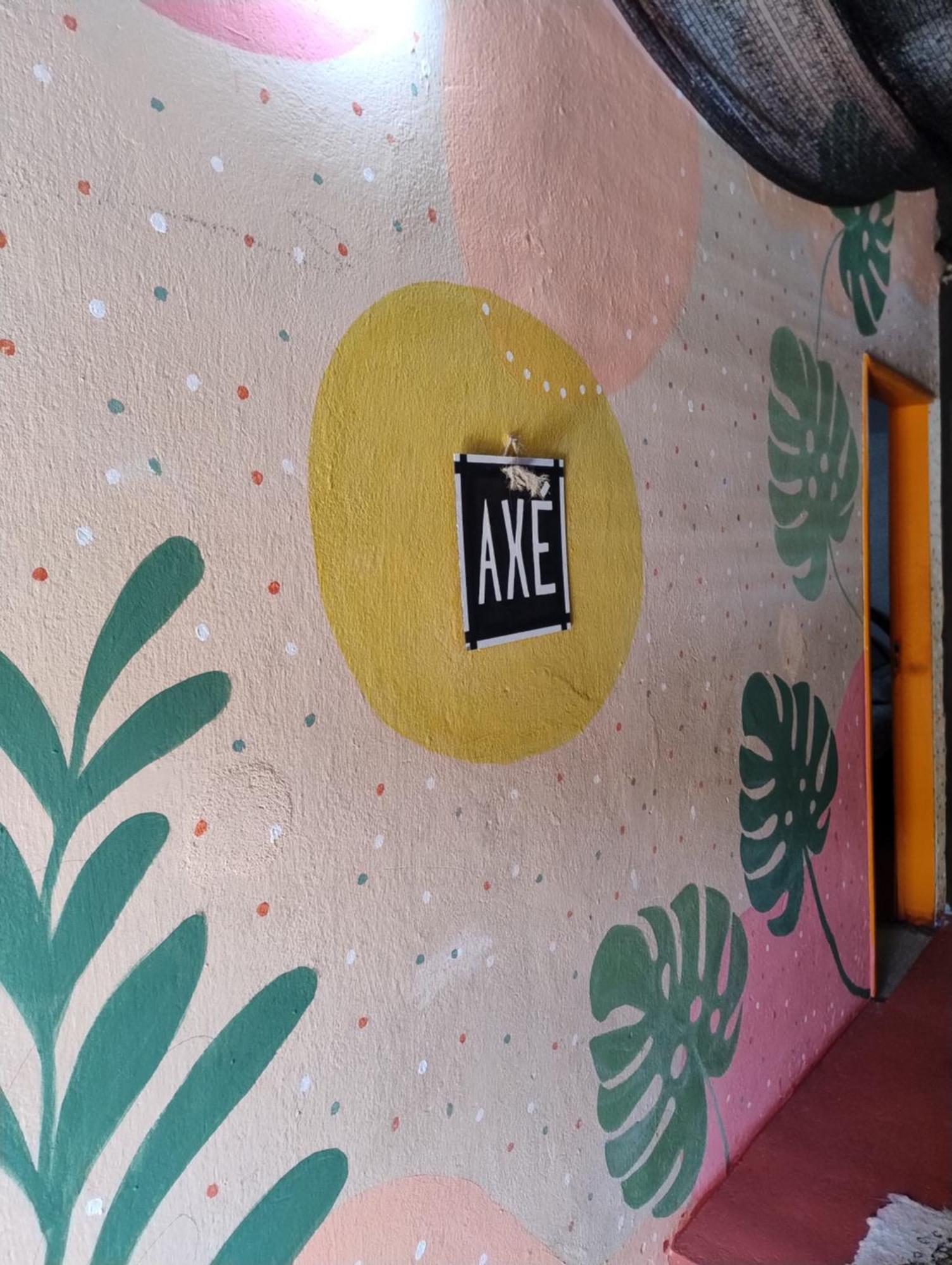 Perto Do Aeroporto De Salvador - Dona Pitanga Hostel Лауру-ди-Фрейтас Экстерьер фото